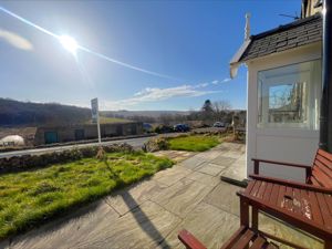 Photo 25- click for photo gallery